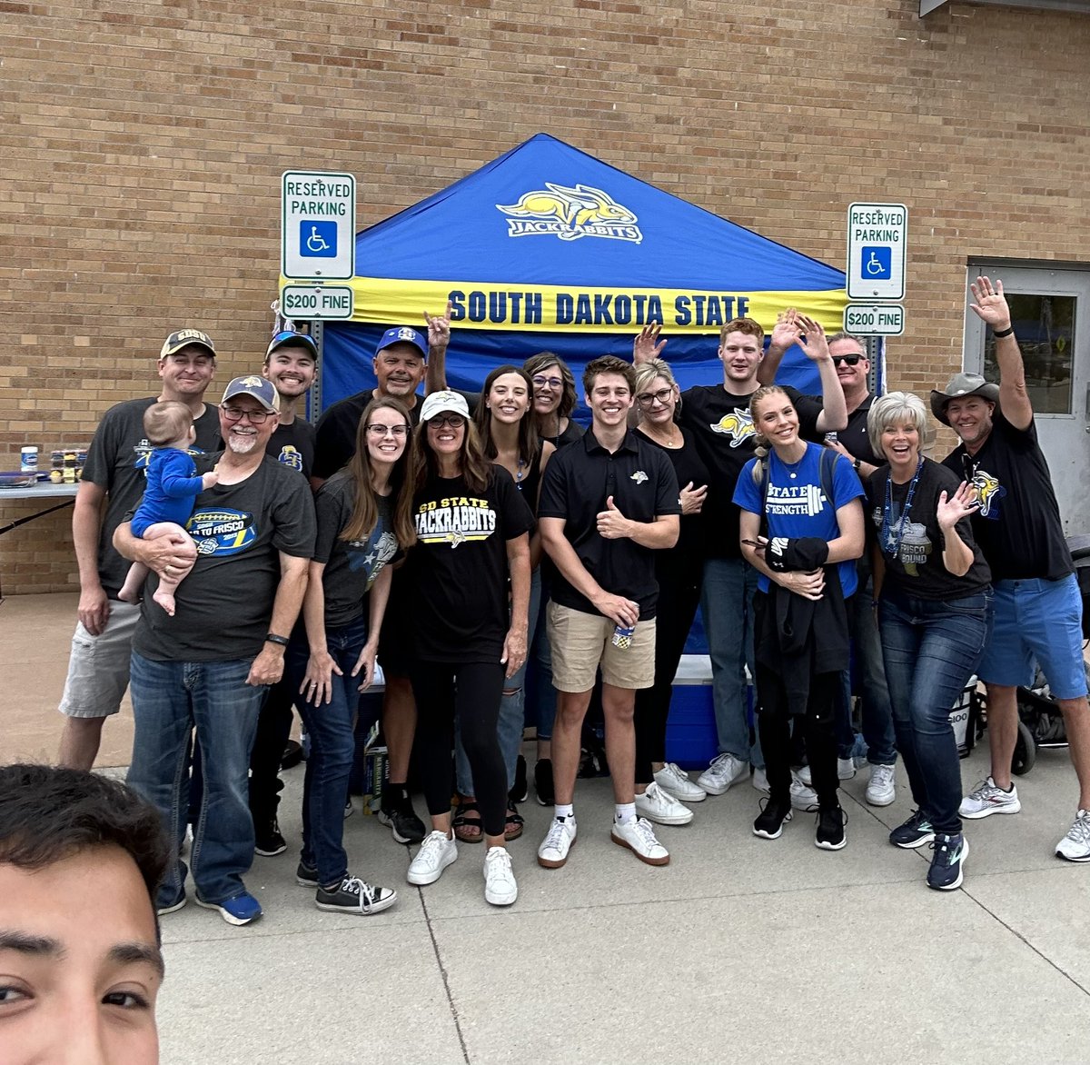 DHalbkat's tweet image. 💛💙 #GoJacks