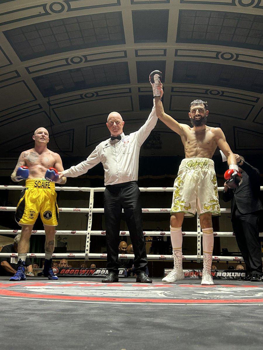 Qasim Kayani announces himself on the pro stage as he outpoints Paul Scaife 40-36. Clinical performance!! Perfect pro debut 🥊 That rounds up the card for this evening!! Join us next week for GB Fight Series 20. #GoodwinBoxing #GBFightseries19