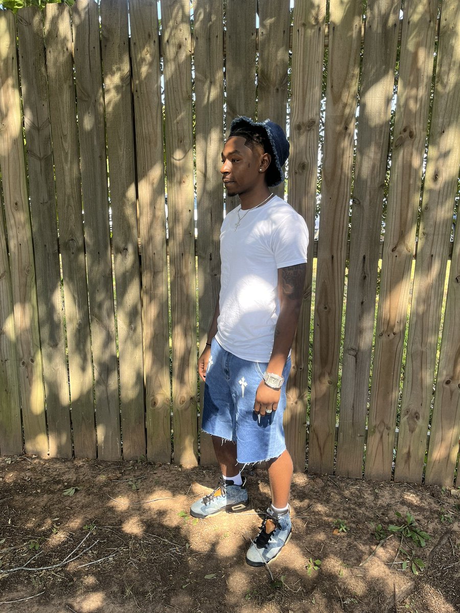 melvionn12 tweet media