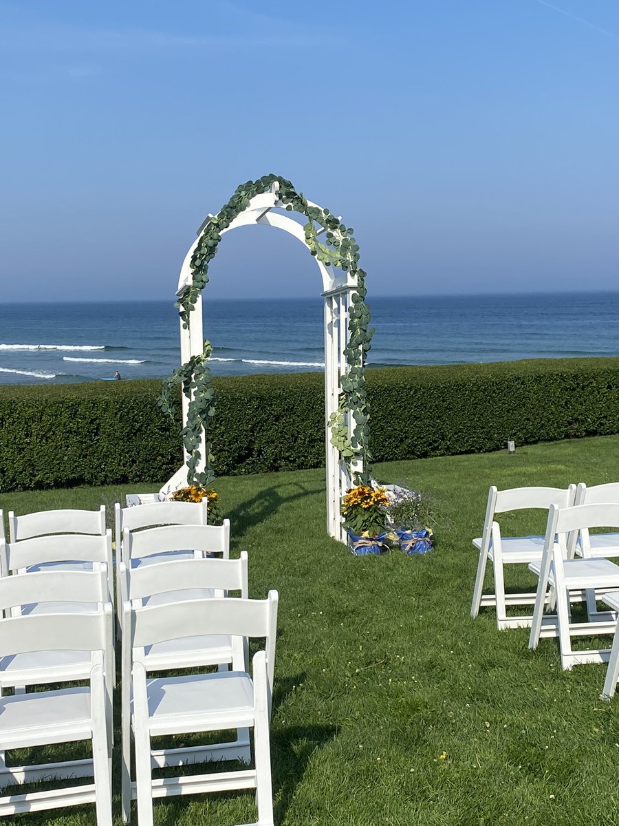 BeachmereInn's tweet photo. Wedding time for Heather and Lance! Thank you Mother Nature for holding off on afternoon TStorm drama. #pooles&lafountainsbecomeone09092023 https://t.co/ESt3tjfvRf