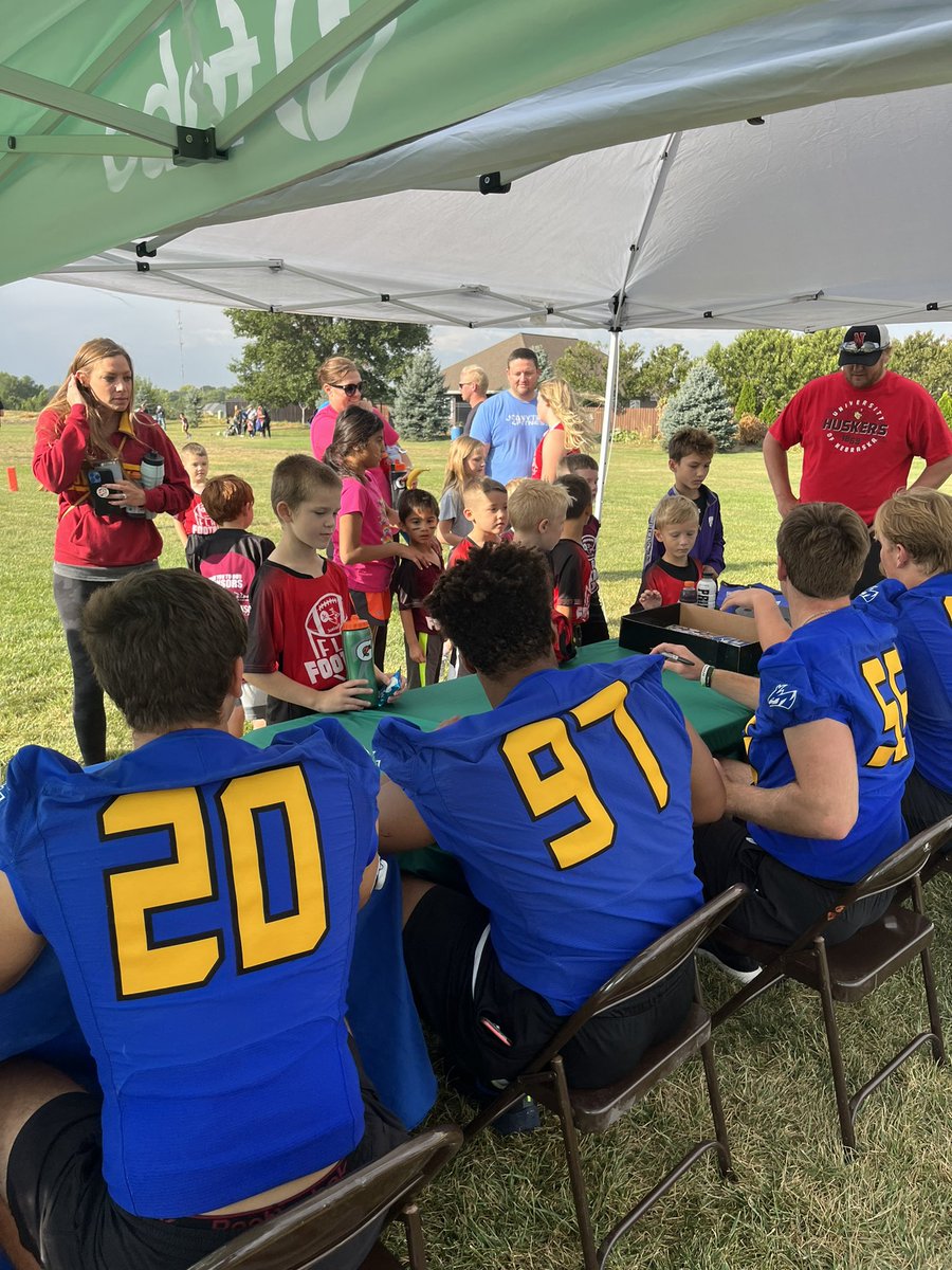 Game day and Autographs! #LopesUp #DDT <a href="/UNK_Football/">UNK Football</a>