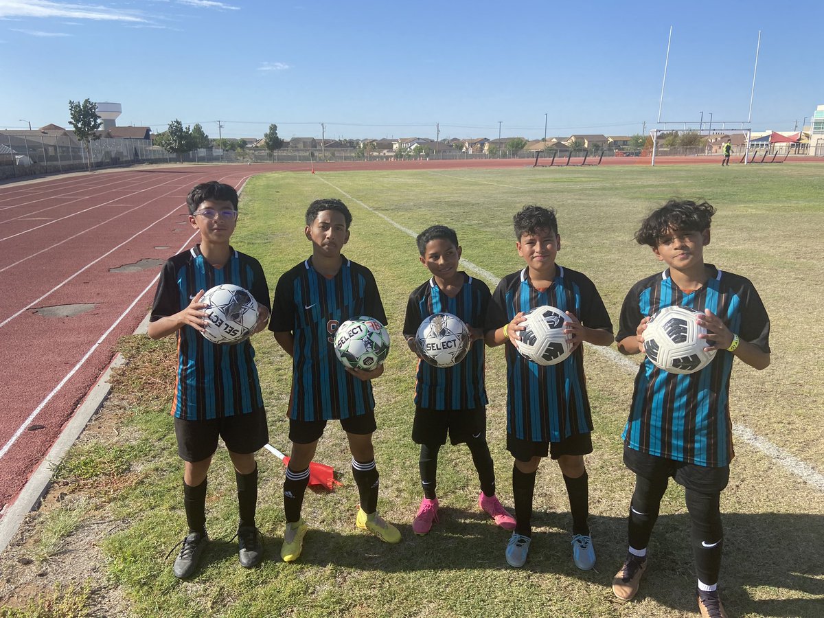 Maldo_Puentes's tweet photo. Amazing win for our Puentes 7th grade soccer team. We are a still undefeated, let’s keep it up boys and coach Diaz. Great goals from
Abner, Cesar, David, Matthew and Angel. ⚽️ https://t.co/q6SPfYIlLF