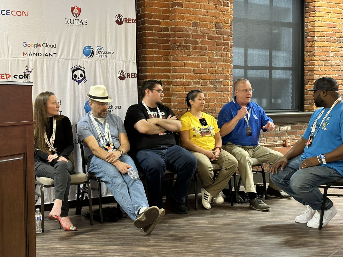Really enjoyed the @HackRedCon keynote panel. Great people, entertaining stories, and educational advice. Fun time!