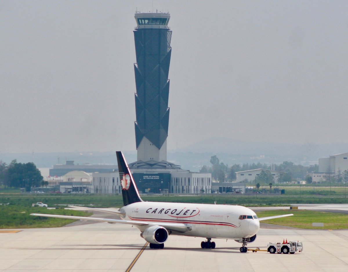 aifaaero's tweet photo. Presentamos las 20 fotografías finalistas del concurso "AIFA Majestuoso"
La selección y premiación de los tres primeros lugares tendrá lugar en el marco de una Noche Mexicana, a partir de las 18:00 hr del día 14 de septiembre de 2023, en la Plaza Mexicana del #AIFA. Te esperamos https://t.co/zi2ge9eLqY
