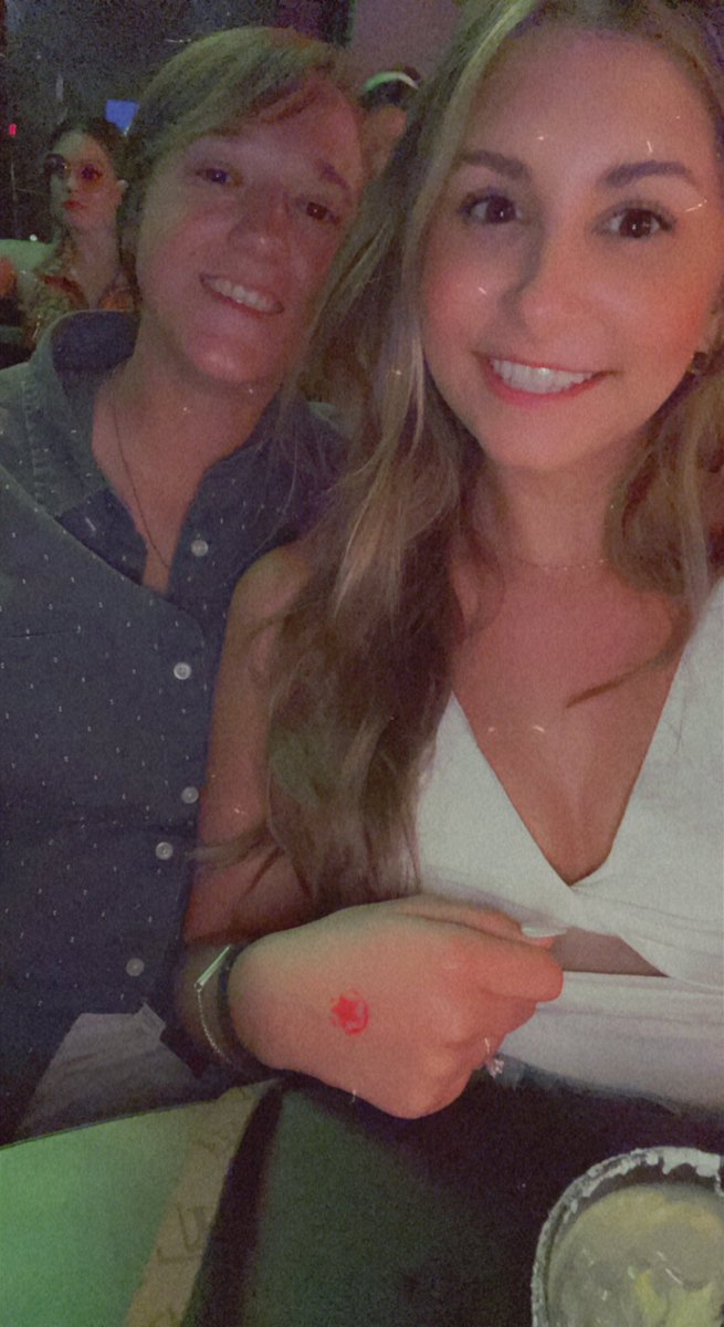 lane_tori's tweet photo. Happy birthday to my fav person 
I love you 🫶🏻 https://t.co/V0LnNVQqUl