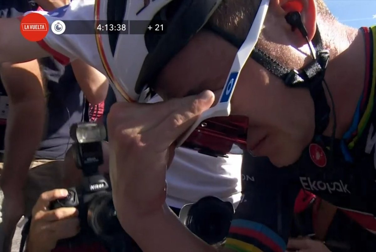 Hay que felicitarlo, muy grande.
#Lavuelta23