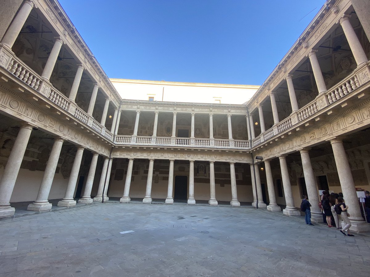 End of amazing <a href="/EuroCalcium/">jECS</a> #mitochondrial #calcium #workshop Padova 🇮🇹 by Paola Pizzo, Riccardo Filadi, Marisa Brini &amp; Tito Cali from opening/Tullio Pozzan Memorial talk (Anant Parekh) over all speakers/posters to closing talk (Rosario Rizzuto)! Congrats all incl. awardees! 👍