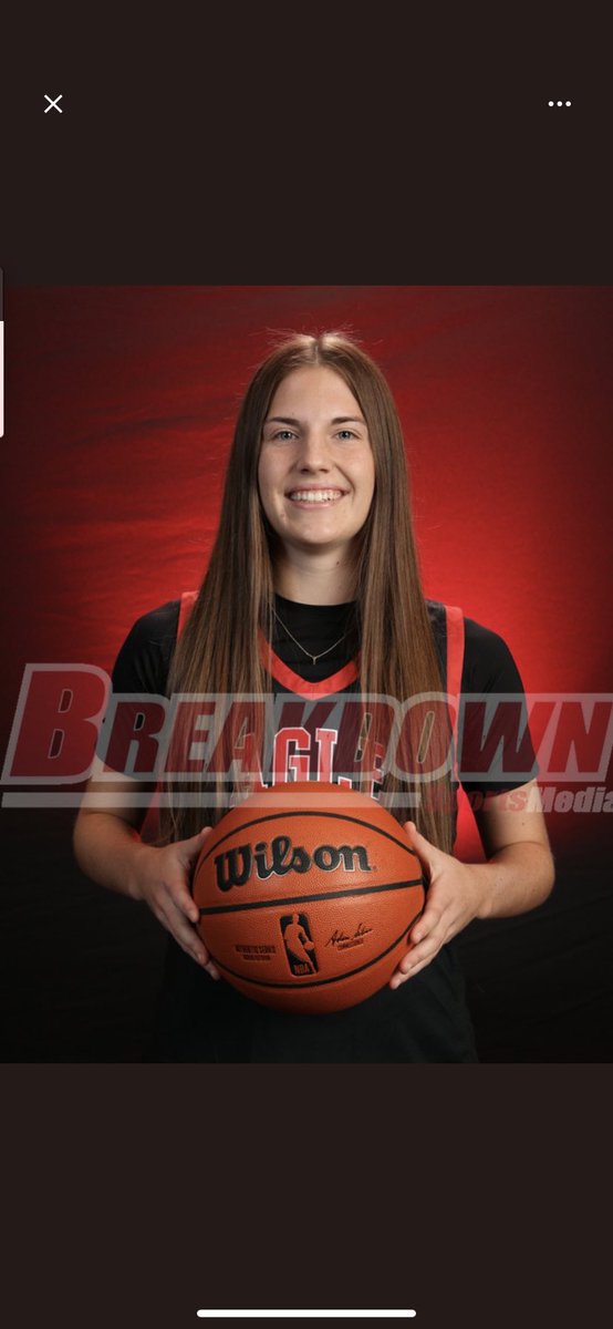 NickleDickleBB's tweet photo. “Don’t leave her!” She shot a sick 43% from 3-pt range vs a top-notch 4A schedule last winter. NBA/WNBA trainer @reidouse says, “She can really shoot it - and from DEEP!” 
Welcome to Nickle Dickle 3-Point Contest, Rae Ehrman! 
And look out if her 3 on 3 team comes together! https://t.co/UxdK6GsdV0