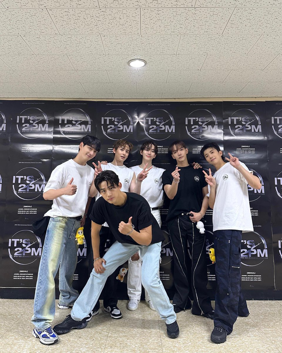 JyKim0222's tweet photo. 레투스타그램 20230909
우리가 함께한 15년❤️
15년동안 함께해줘서 고마워❤️
#Its_2PM
#2PM_15th_Anniversary
#2PM #준케이 #닉쿤 #옥택연 #장우영 #이준호 #황찬성 https://t.co/NUYlxds4j4