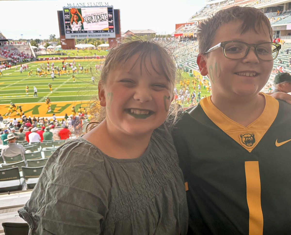 LadyKate02's tweet photo. Game day ready! #SicEm https://t.co/b2TftMj8Ph