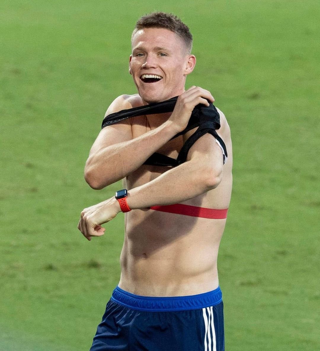 ShirtlessPL's tweet image. Scott McTominay