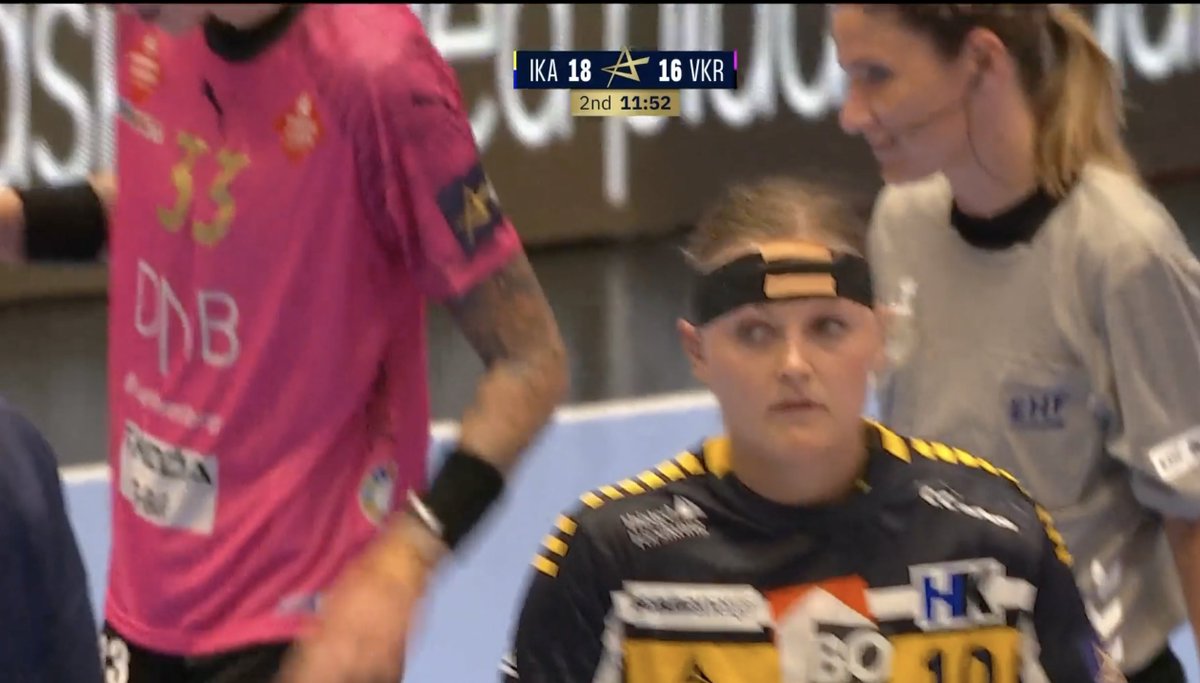 Kæmpe præstation af Ikast Håndbold i åbningen på Champions League. Slår de tredobbelte CL-mestre fra Vipers Kristiansand med 
Ikast fløjene med usædvanlig godt styr på Katrine Lunde. Marketa Jerabkova allerede vild for Ikast. Irma Schjött stærk i målet. Maria Lykkegaard kriger!