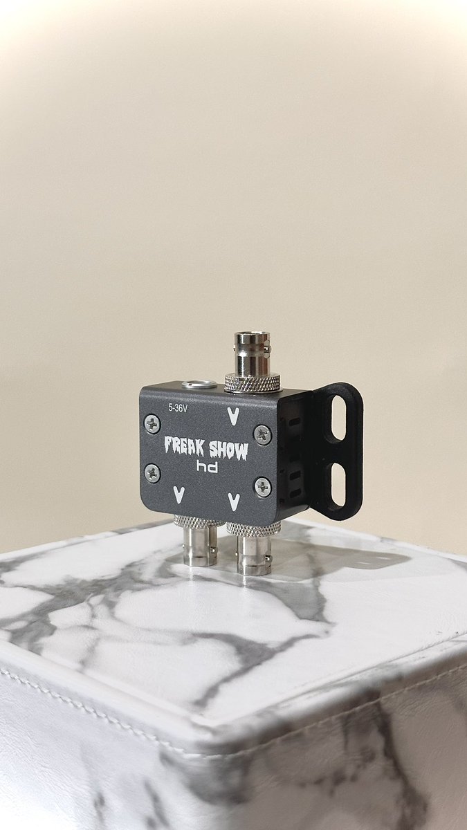 Freakshow_HD's tweet photo. Grab a new 1x2 over the weekend and be geared up and ready to go! #splitter #tech #diy #DA #VTR #dit #filmmakers https://t.co/Bl4zusPPxT