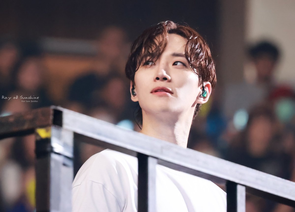 ROS_Junho's tweet photo. 230909 2PM 15th Anniversary Concert <It's 2PM>
ㅠㅠㅠㅠㅠ아진짜이뻐ㅜㅜㅜㅠㅜㅜ

#이준호 #LEEJUNHO
#준호 #JUNHO
#2PM #투피엠
#2PM_15th_Anniversary_Concert https://t.co/4xxYU7xDjP