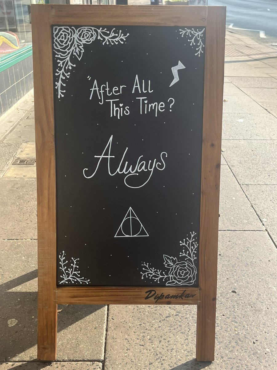 IvoryOfCheshire's tweet image. Sign of the week!

#ivoryofcheshire #foreverivorygirls #chalksign #HarryPotter