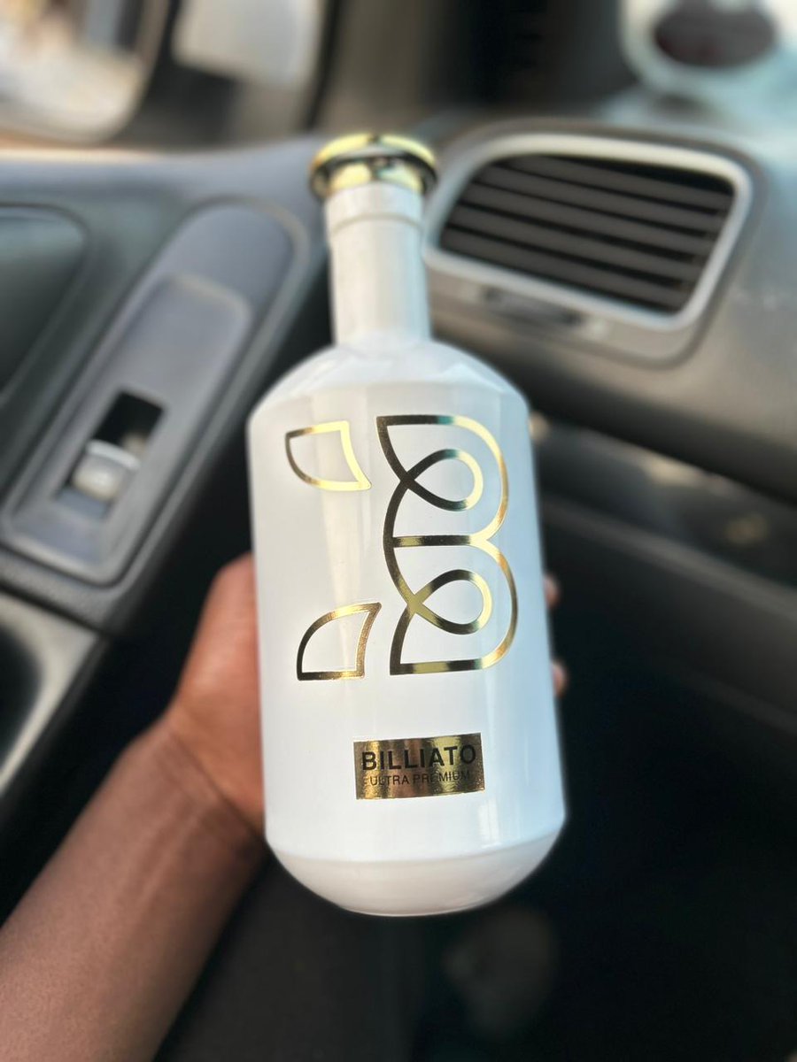 Cuzzi_RSA's tweet photo. A Taste of wealth while listening to the new @casspernyovest Hit Song🔥🔥🔥🥂
#018 #018Video https://t.co/ANx1eXGP9O