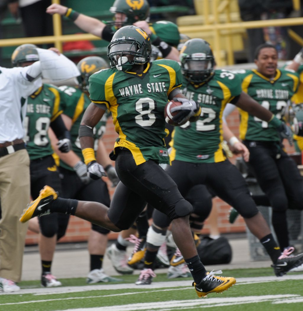 jtwebber18's tweet photo. After a great phone call with @EdCollins26 i’m excited to announce i’ve received an offer from @WSUWarriorFB !! 💚💛 https://t.co/2rf4CqI7Qo