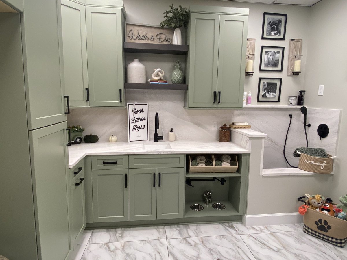 In the Tampa area and ready to remodel your kitchen or back? Come see us today at DesignCraft Kitchen & Bath to get ideas and speak to experts. 12-4. #wearecambria @CambriaSurfaces @DesignCraftTeam