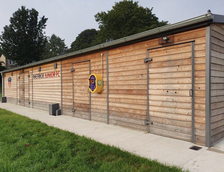 We are pleased to announce that we have brought our second defibrillator online!

Read more about the story here - rastrickjfc.co.uk/2023/09/09/new…