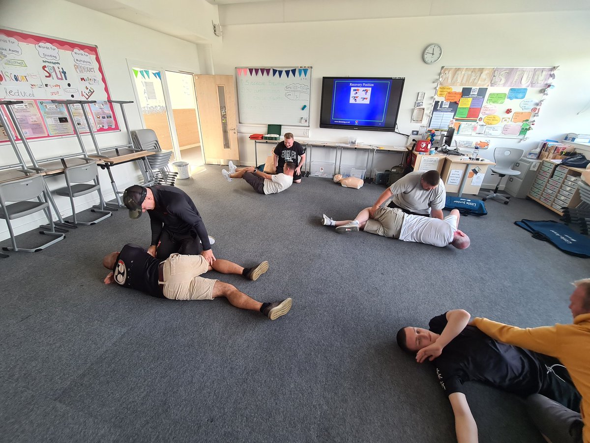 Another brilliant group yesterday and today delivering to grassroots football coaches and a few of the coaching team from Prana BJJ 

Top work by all the candidates and huge well done. Clubs 

#sportsinjury #firstaid #woundmanagement #DRAB #CPR #AED #CardiacArrest