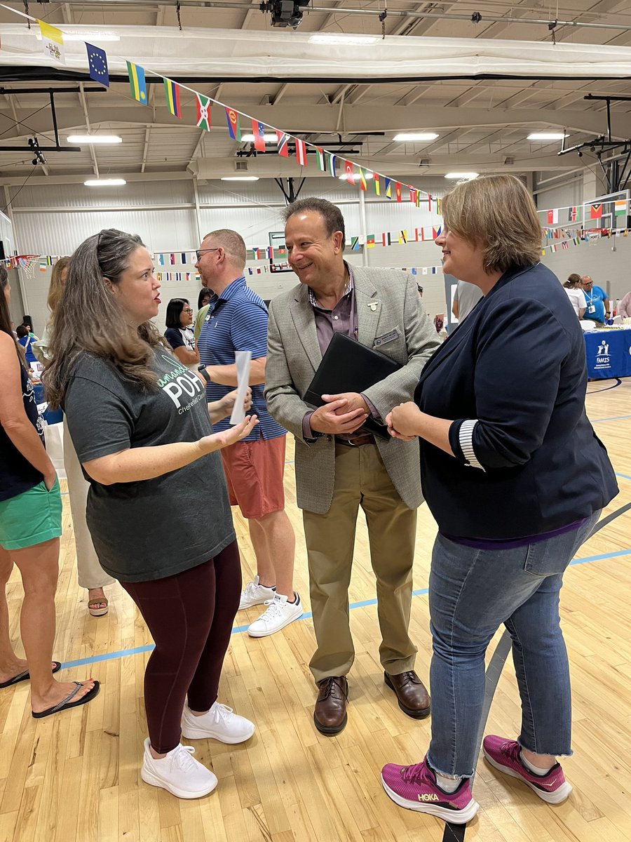 pohlforvirginia's tweet photo. It’s a busy Saturday for #TeamPohl! We went to a morning canvass launch with @MckenzieVA_12, @TraciF, @Chatters4CCPS, @Jess4Supervisor, & @ERINBARRforCA! We then went to the Manchester YMCA Welcome event and ran into Dot Heffron & @mark4midlo. Keep following for more of our day. https://t.co/GJjJ0HCOYL
