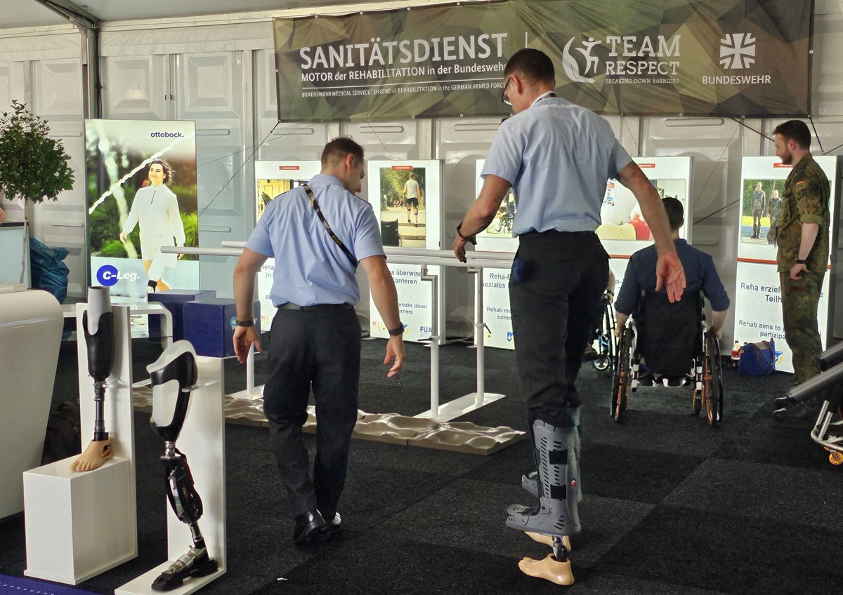 SanDstBw's tweet photo. Zum Start der @InvictusGamesDE öffnet die #TeamRespectArea ihre Tore. Während der Spiele werden hier vom 9.9. bis 16.9. #Rehabilitation und Inklusion in #Bundeswehr und Gesellschaft erlebbar. Wer mehr wissen möchte 👇 https://t.co/k4LmGjTzqZ https://t.co/r4DxjB4dv4