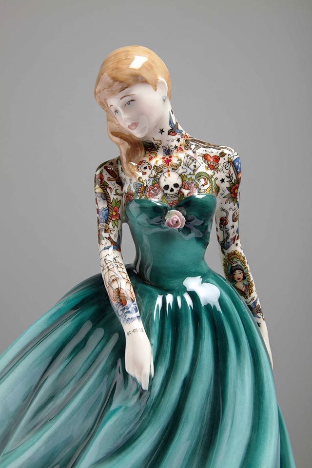womensart1's tweet photo. Tattooed porcelain figurines by Scotland-based artist Jessica Harrison #WomensArt https://t.co/wV50NPFKNh