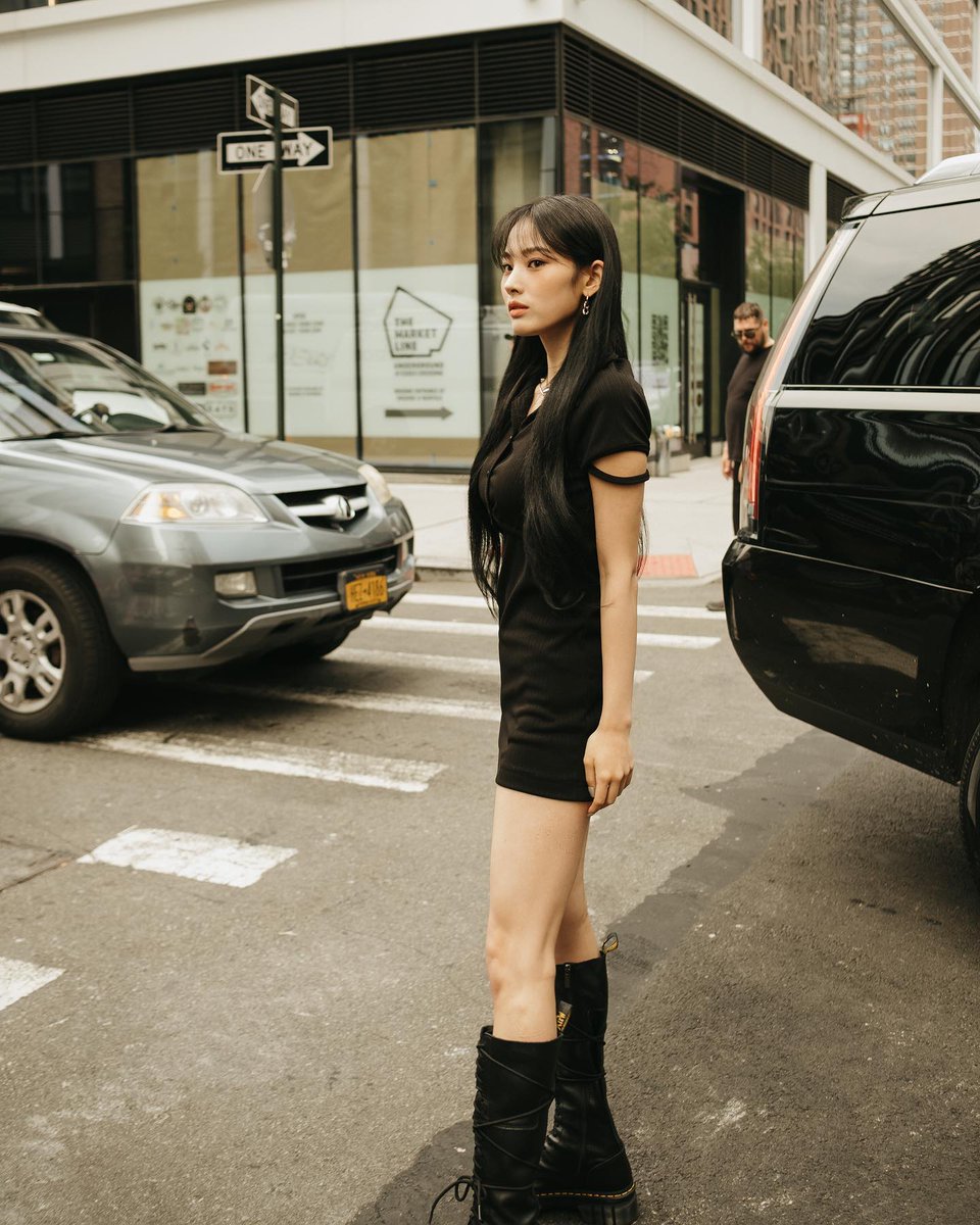 JINISTAGRAMS's tweet photo. 230909 Jini at New York Fashion Week 📸jessicashyy_

#JINI #지니 #최윤진 https://t.co/uWUDYiGSgX