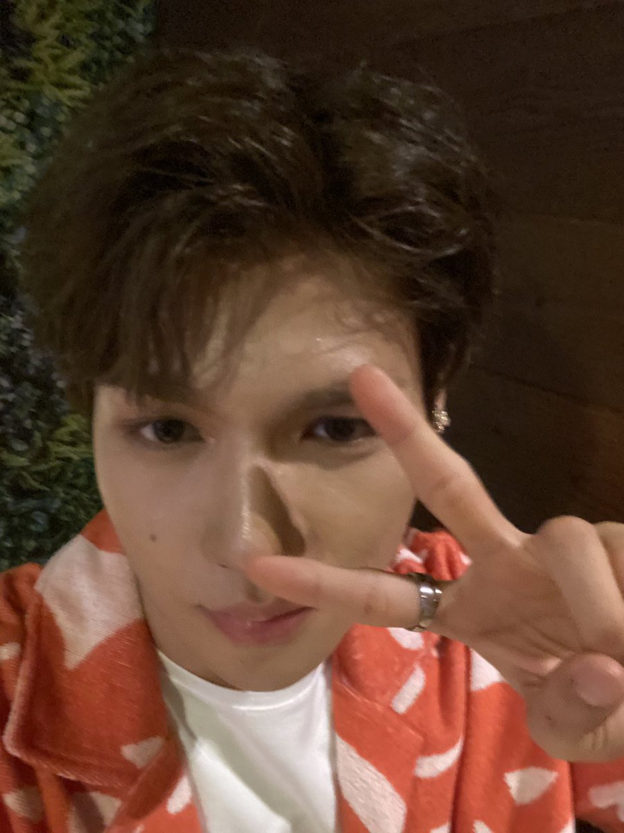 [🐱] I feel complete when i perform infront of many anchors and do you enjoy our first concert especially my solo performance how was it?

#HORI7ON #호라이즌 #KIM #킴