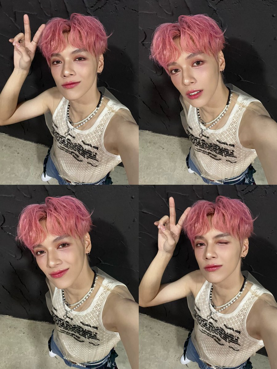 PentorJrp's tweet photo. We're back 💙🖤🩷✨

#LAZ1xGotchaPop
#GotchaPopConcert https://t.co/LThA5s7VQR