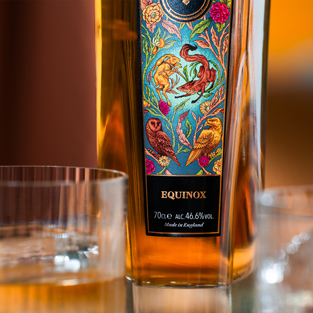 Revealing the often-missed beauty that unites more noticeable states, the flavours of Equinox shine harmoniously in an elegant symphony of floral notes, fruit and enduring spice.

Discover more about our latest edition: bit.ly/3r9oAoF

#Equinox #TheWhiskymakersEditions