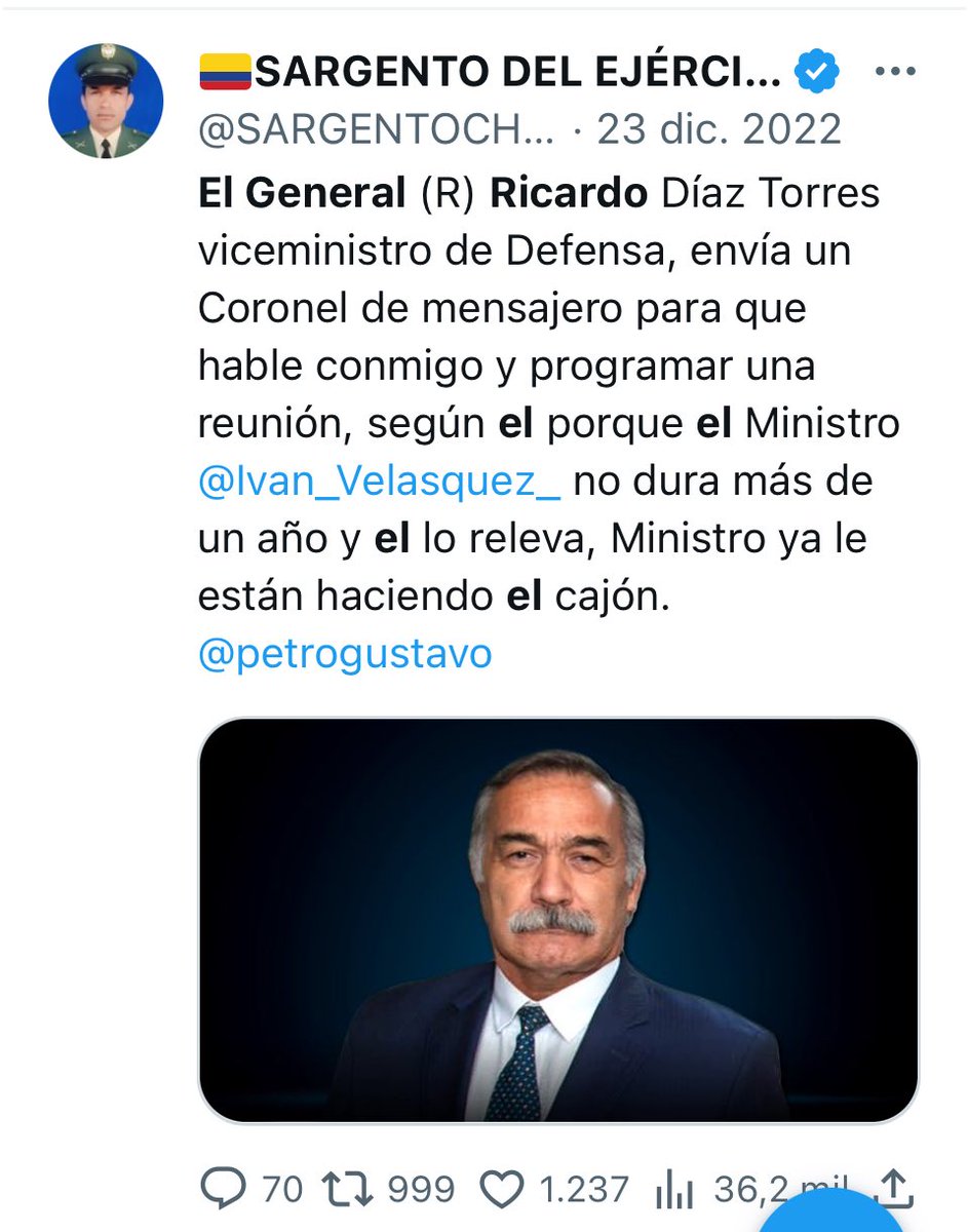 SARGENTOCHALA's tweet photo. Yo siempre lo manifesté, la llegada del General Ricardo Días Torres al Gobierno del Presidente @petrogustavo no tenía buenas intenciones, fue un gran error, nunca estuvo de acuerdo con los Militares que apoyamos la campaña presidencial de Gustavo Petro, apareció en los últimos días, su interés era ser el ministro de la defensa, en algún momento envió un emisario, yo me encontraba en el hotel Tequendama, el cual me manifestó que el General quería reunirse conmigo para hacer equipo, según él, sería el relevo del Ministro @Ivan_Velasquez_ , estaba planeando ir por la cabeza de Velasquez, me acuerdo que por medio de un mensaje denuncie esa situación y no le gustó, ahora sale aliado con la Señora Victoria Eugenia Dávila de Gnecco @VickyDavilaH, atacando a todo el mundo, los colombianos deben saber, porqué en esta entrevista no se le preguntó al Chafarote del General (R) Ricardo Días Torres, cuál fue su responsabilidad con los falsos positivos, cuando estuvo de Jefe de inteligencia del entonces Comandante del @COL_EJERCITO, General Mario Montoya Uribe, eso pocos lo saben y la @JEP_Colombia en su momento, deberá llamar a este personaje.