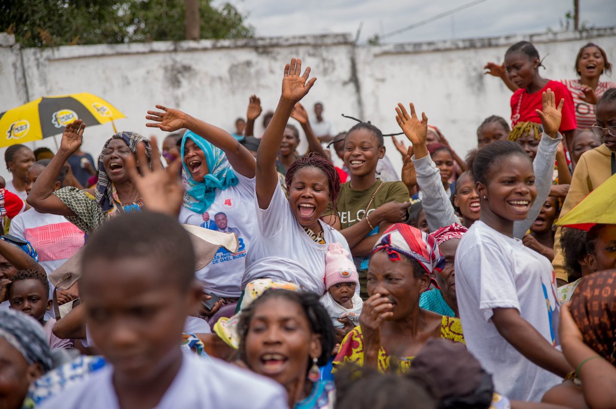 BussaGael's tweet photo. Ce samedi 09/09/2023, nous avons lancé la 2eme phase de la 4ème édition de notre programme de distribution des fournitures scolaires dans la Commune de Ngaliema, plus précisément à Buadi et Masisi. Grâce à cette initiative, 3100 mamans ont pu bénéficier des kits scolaires. 1/2 https://t.co/zCDCYptZHT