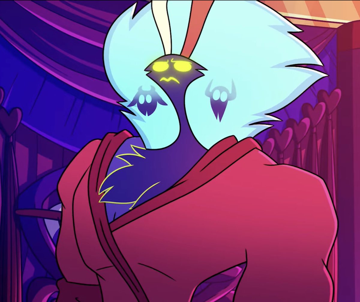 TeaTheKook's tweet photo. birds and their slutty red robes https://t.co/6za5sYySqb