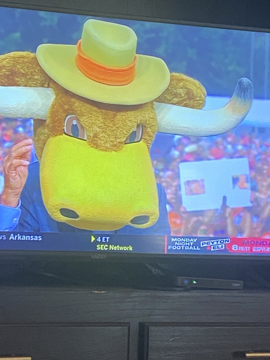 Okay the great Lee Corso, says Texas. Let’s gooo ‘Horns!