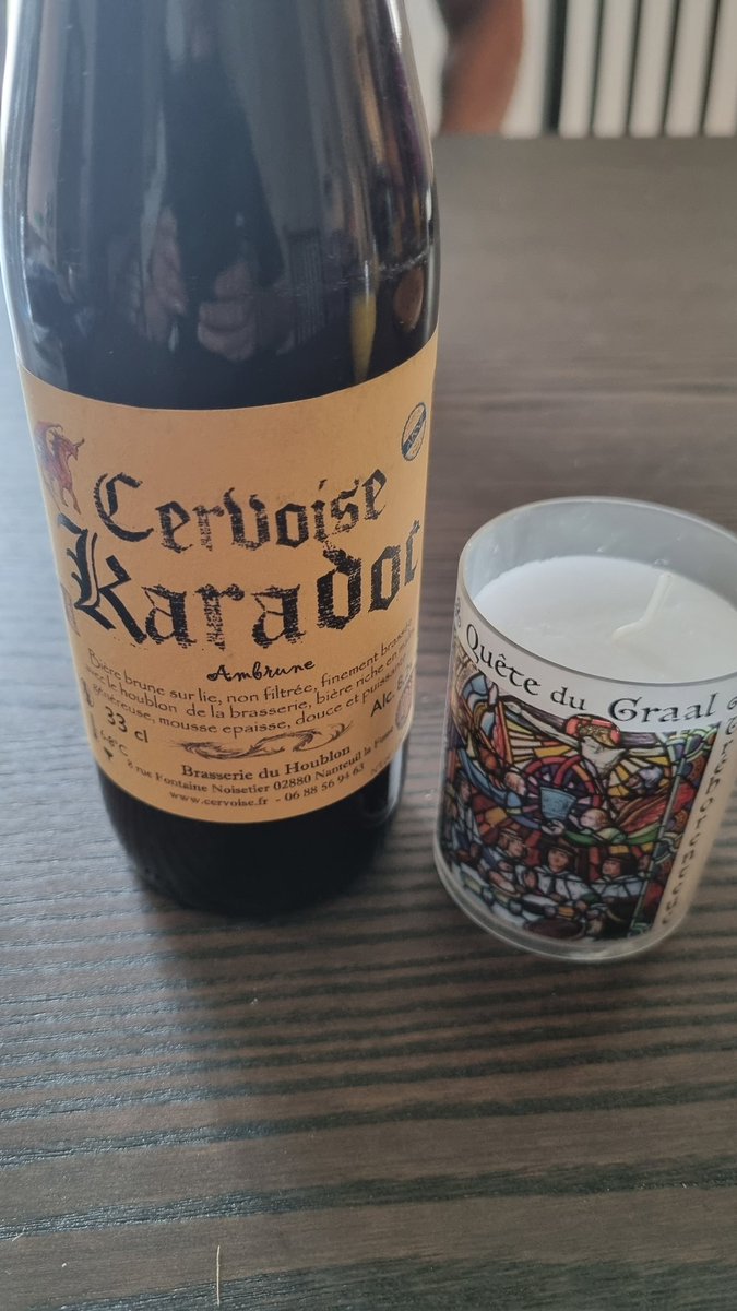 On m'offre des trucs. 
Mais j'ai comme l'impression qu'il y a un thème caché.