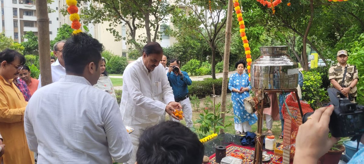 AnkchandrA's tweet photo. @dr_maheshsharma @narendramodi @AmitShah @BJP4India @JPNadda @myogiadityanath https://t.co/D7SyT4jzZt