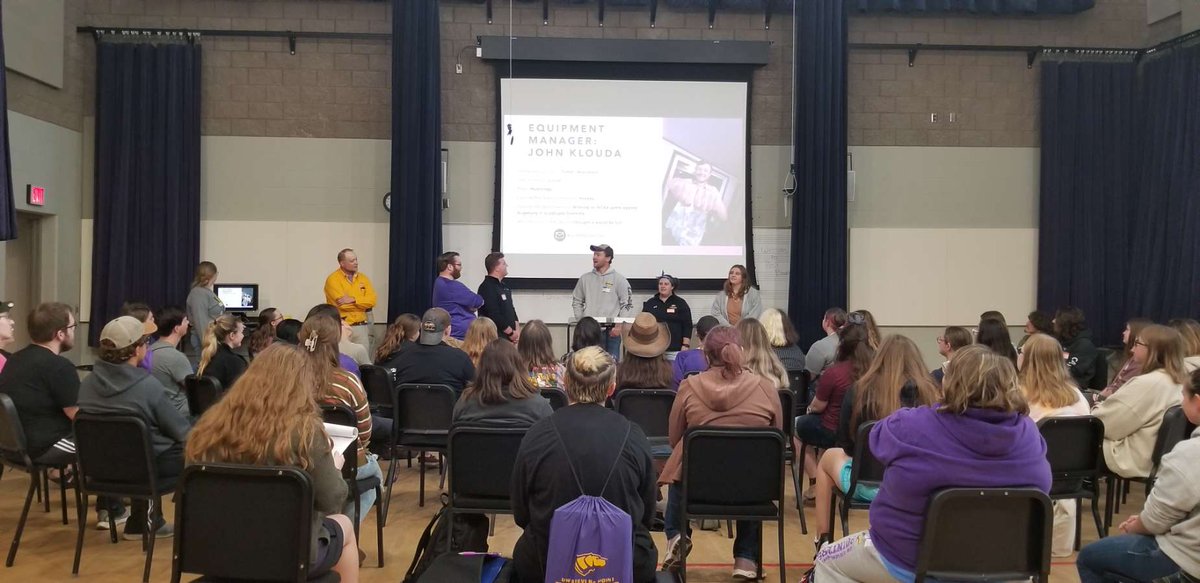 uwsppepband's tweet photo. We had an amazing time meeting you all at our Meet and Greet on Thursday! It's going to be a fantastic season!!

Roll dawgs! https://t.co/oMZJXdjydh