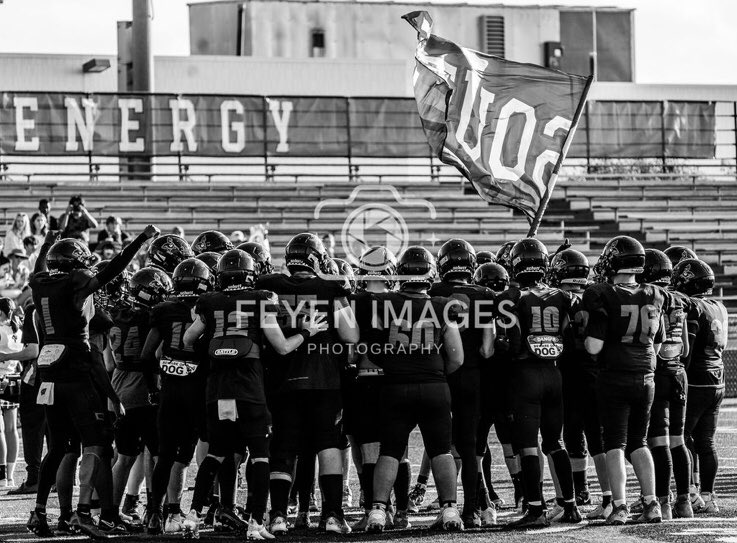 Chris_Flowers28's tweet photo. 🚨Watch my week 1-4 film 🍿 !!!!https://t.co/QdVSN2Ud9A @AllenTrieu @McNamaraRivals @Rivals_Clint https://t.co/tJHsVTrHPF