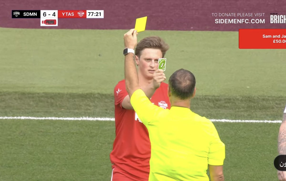 Dapat kartu kuning, dibalas dengan kartu "Reverse UNO" 😂😭😭

Momen di laga amal Sidemen FC vs YouTube All-Stars