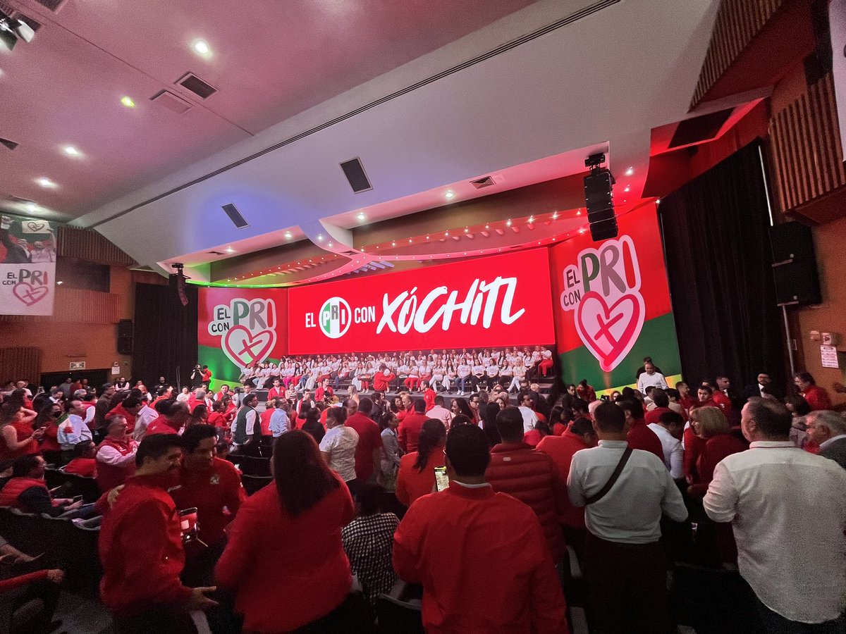 Nuestro Lider Estatal <a href="/Luis_MartinL/">Luis J. Martin Lopez.'.</a> presente en el respaldo del <a href="/PRI_Nacional/">PRI</a> hacia <a href="/XochitlGalvez/">Xóchitl Gálvez Ruiz</a> #CNCconXochitl <a href="/alitomorenoc/">Alejandro Moreno</a> <a href="/LetyBarreraM/">Leticia Barrera</a> <a href="/csobrinoargaez/">Carlos Sobrino</a> <a href="/PFlota/">Pedro Flota Alcocer</a> <a href="/CEN_VJAOficial/">CEN Vanguardia Juvenil Agrarista</a> <a href="/CNC_CEN/">CEN_CNC</a> <a href="/fer_art/">Arturo Chavez</a> <a href="/PRIQRooOficial/">CDE-PRI Quintana Roo</a>