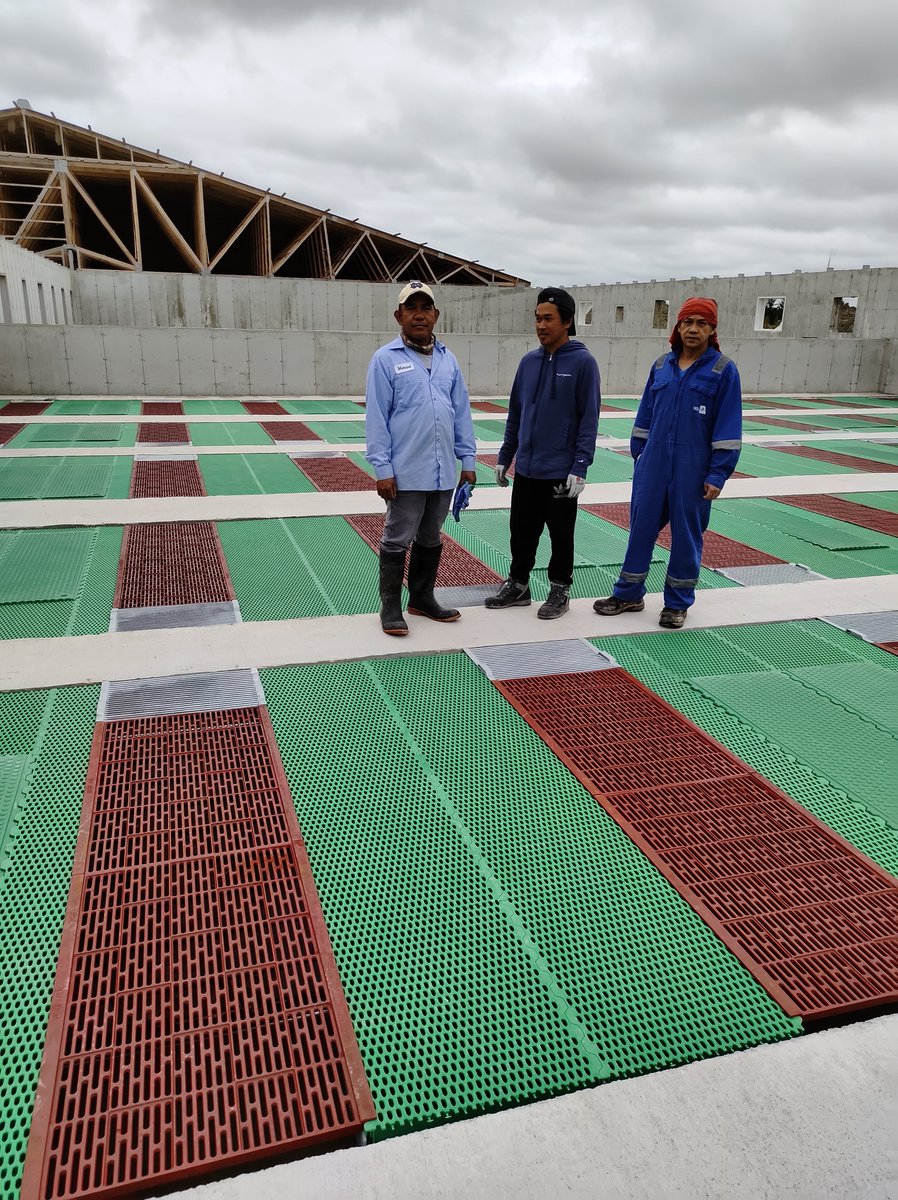 Rain or shine Marcial, Maynard and Joseph did a great job firing in 360 more farrowing floors.