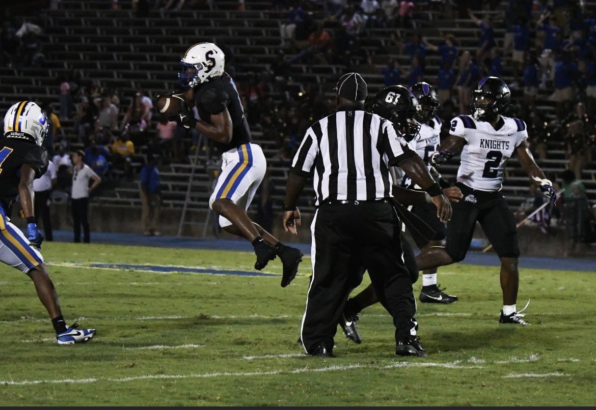DAnthonyAddison's tweet photo. Highlights from last nights game vs crestwood https://t.co/n8jhMccpQu