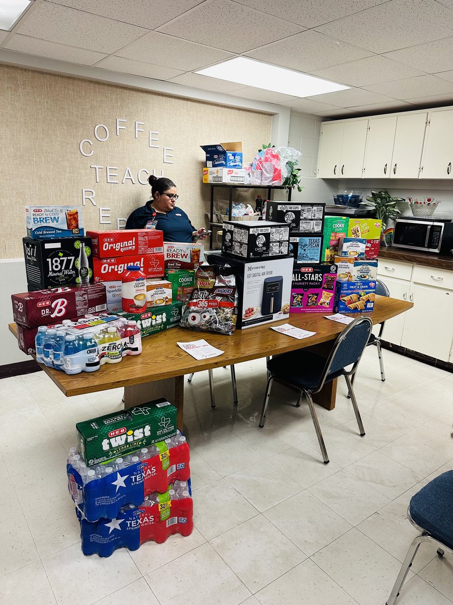 Ross Elementary was adopted by H‑E‑B and gifted so many goodies for our teacher’s lounge. We appreciate all your support! Thank you ⁦@HEB⁩ ⁦@RossRamsECISD⁩ ⁦@EctorCountyISD⁩ #HEBhelpinghere