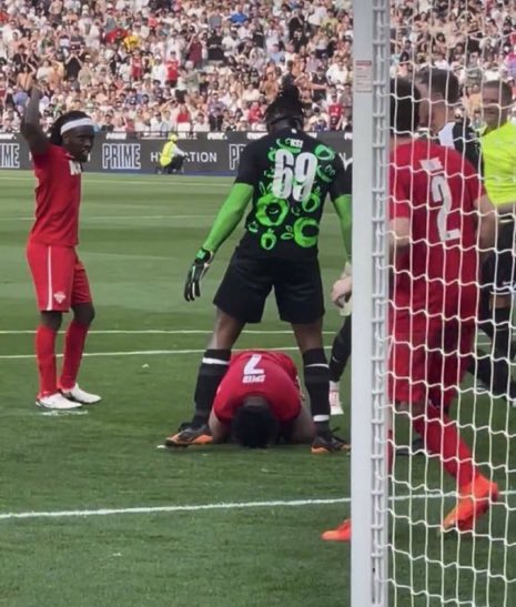 #SidemenCharityMatch
KSI got revenge against Speed 🤣🤣