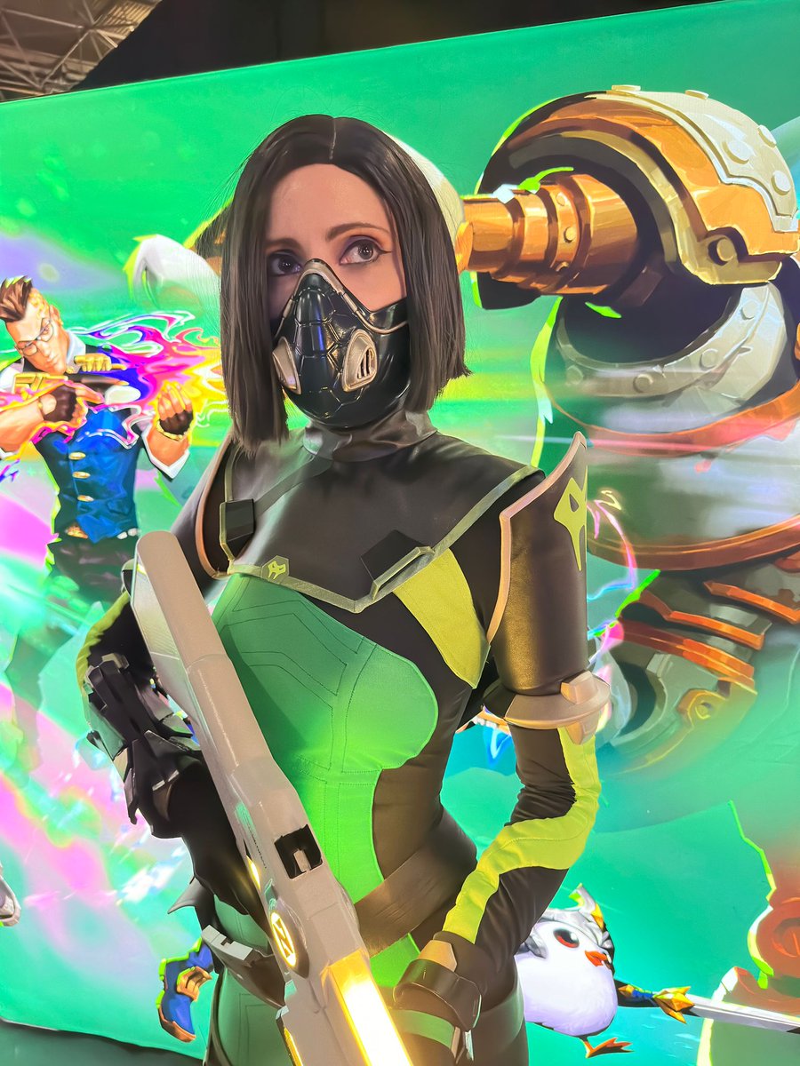 'You were charming, but not as  clever as you think.'

Finally! After months of blood, sweat and tears, I present, Viper! Debuted at <a href="/IGFestUK/">Insomnia the Gaming Festival</a>

<a href="/riotgames/">Riot Games</a> <a href="/VALORANT/">VALORANT</a>