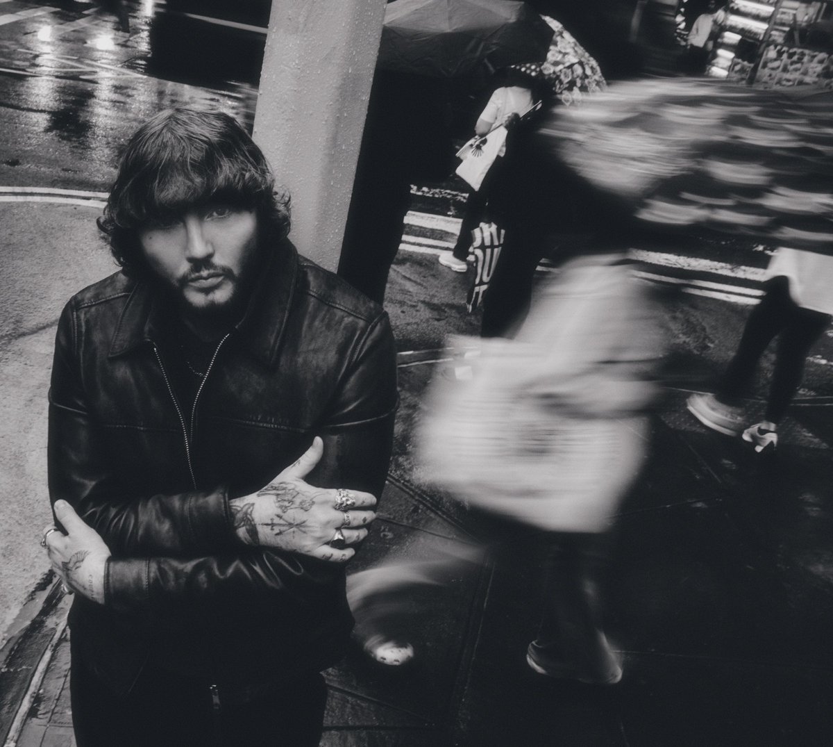 Bitter Sweet Love largely grew out of my last album. Where my last album hit more of a niche, I wanted to go back to creating songs that really resonate with my audience. I dug into my archives of indie, rock’n’roll and Americana music, and wanted to create an album inspired by
