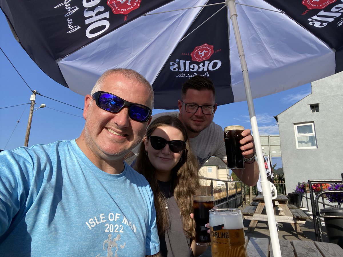 beermonkee's tweet photo. On the way to the Spar so it would be rude not to have a quick pint in the Raven #camping #ballaugh #isleofman #iom #ravenpub https://t.co/gDbQS7UHKz