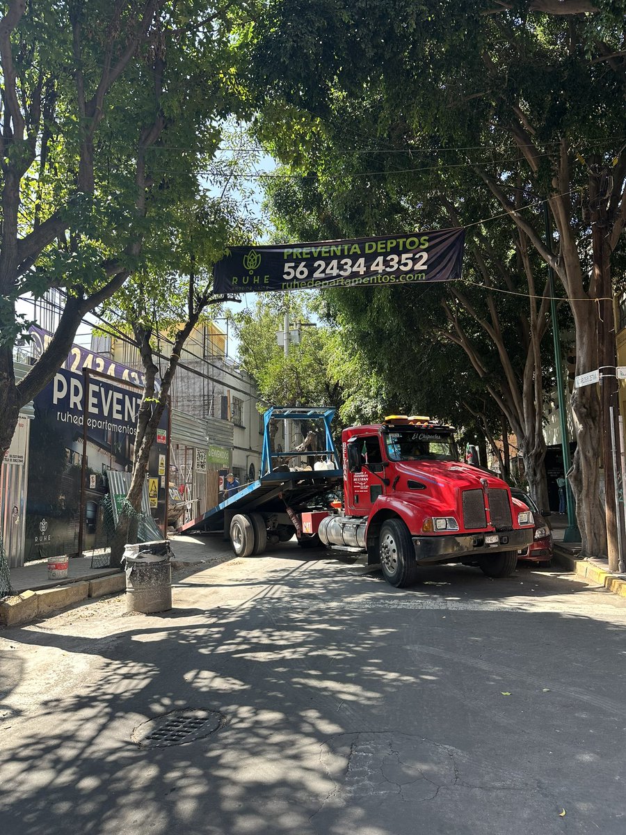 lunasdan's tweet photo. Y uno se pregunta cuánto le pagan a la policía de la @AlcaldiaMHmx https://t.co/VU6hOYFPe8