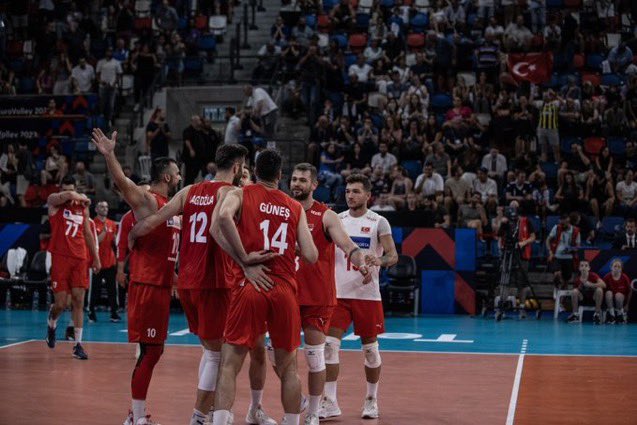 ✅1. Set: Slovenya 20-25 Türkiye ✅2. Set: Slovenya 22-25 Türkiye 🔥Filenin Efeler’i bir set daha alırsa, Çeyrek final’de olacağız!